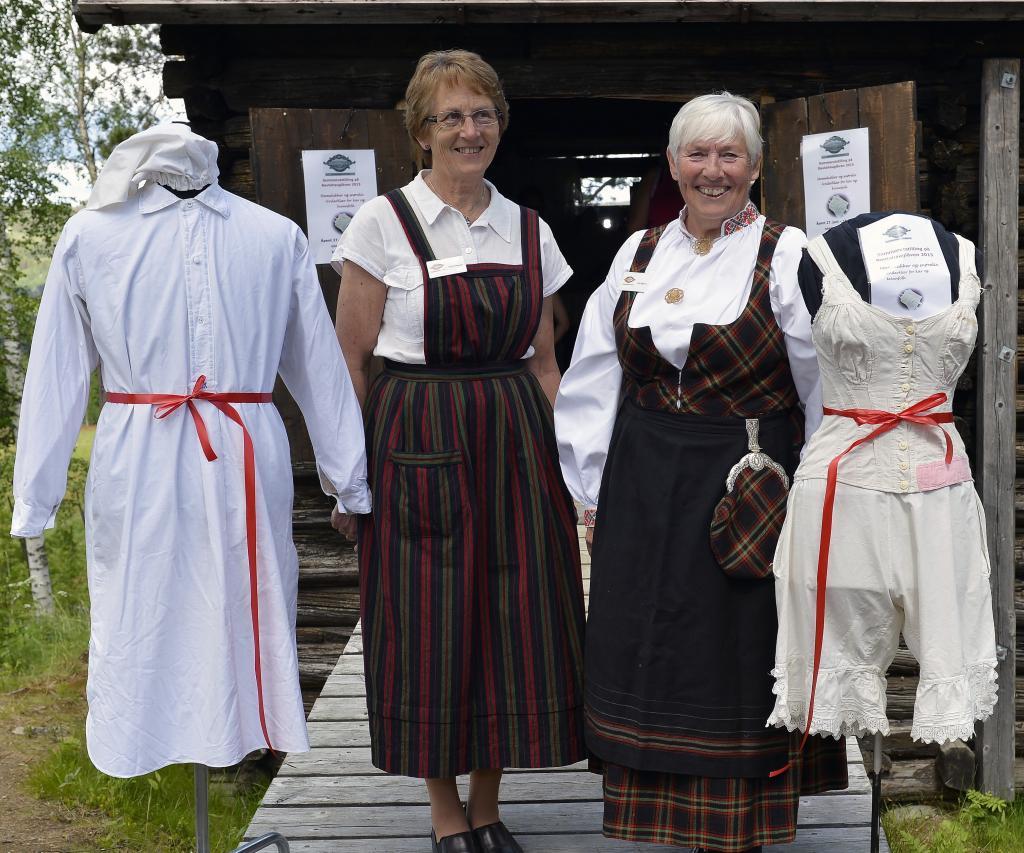 Sigrid Haugen og Bjørg Berg åpner sommerutstilling i 2015