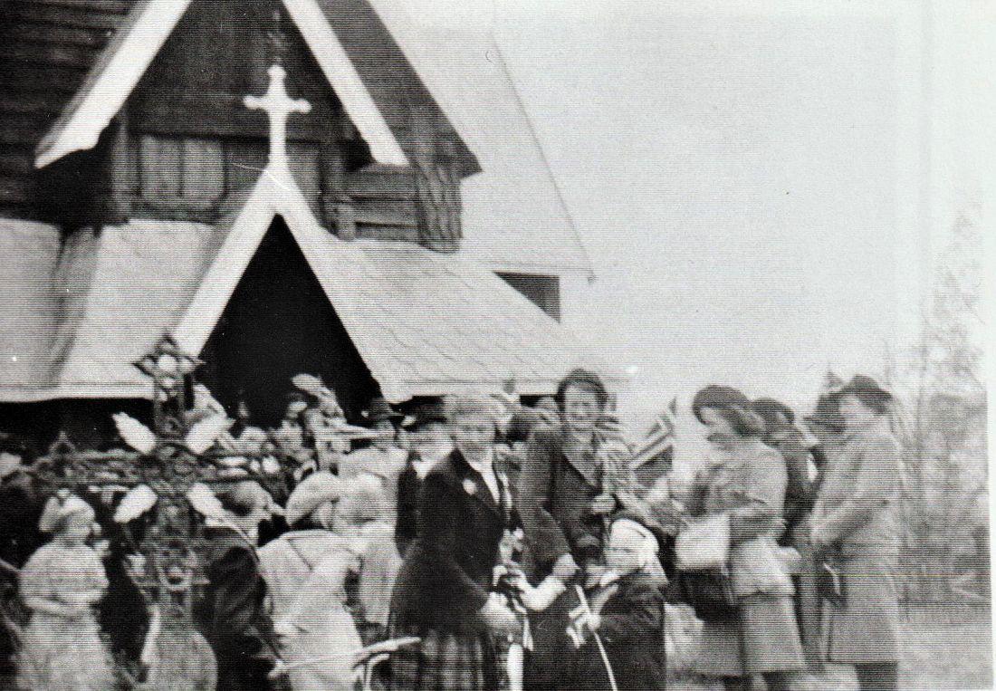 Etter gudstjenesten i 1945