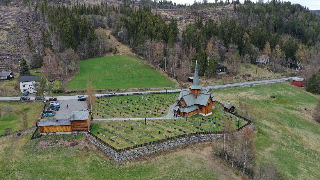 Hedalen stavkirke 17. mai 2021. Foto: Helge Nordby