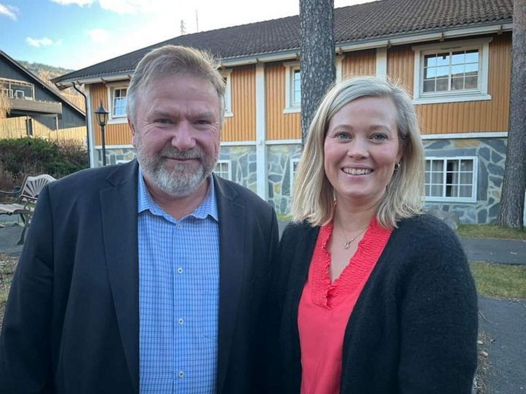 Bengt Fasteraune og Kjersti Bjørnstad. Foto: Oppland Senterparti