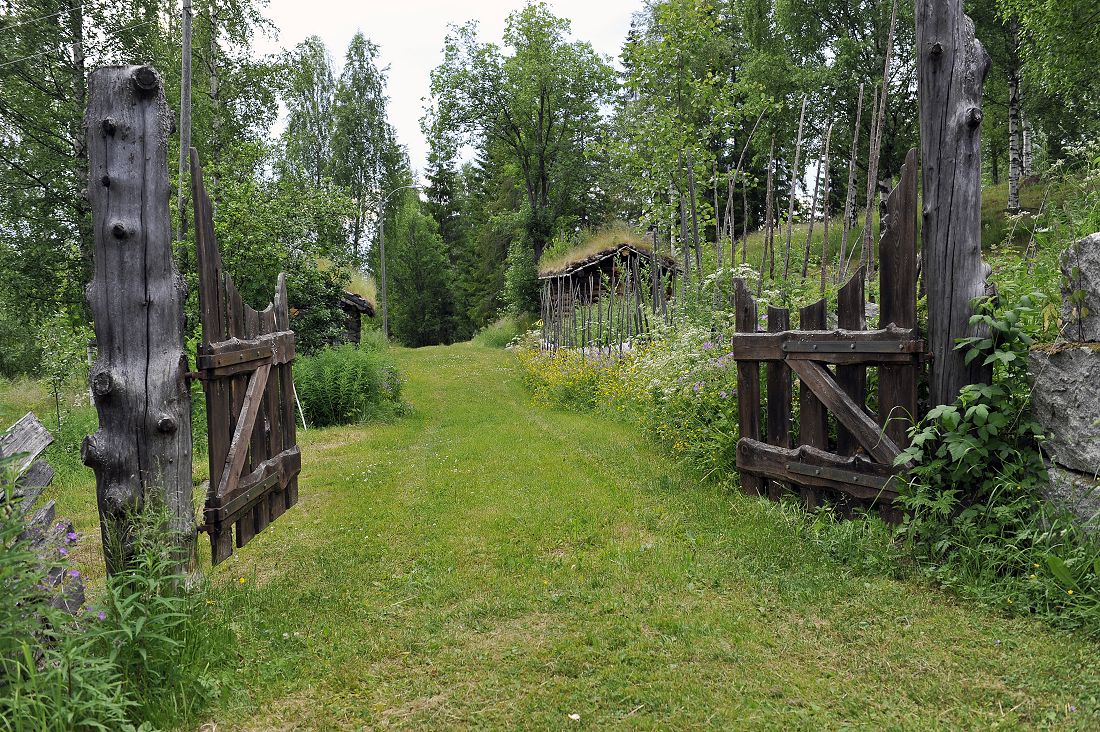 Bygdevegen ved Bautahaugen. Foto: Arne G. Perlestenbakken