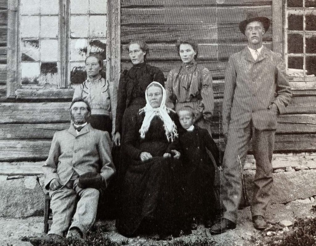Familien på Sørgarden i 1905