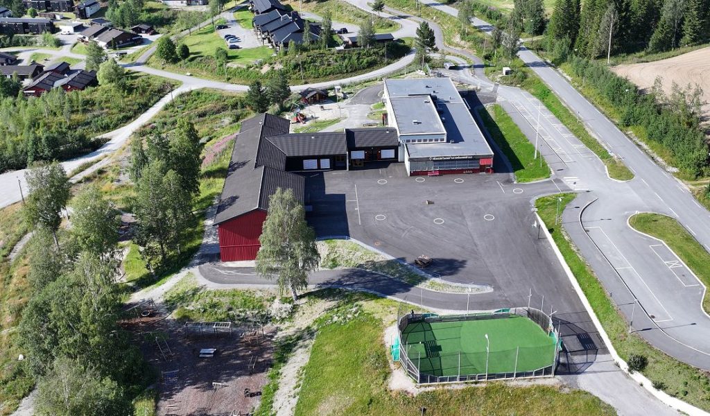 Hedalen barne- og ungdomsskole. Foto: Dagfinn Heimestøl