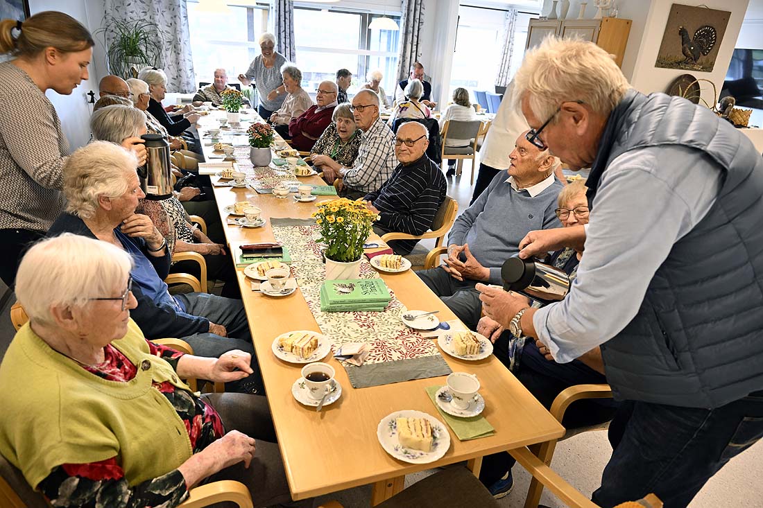 Kaffestund med allsang Kaffestund med allsang